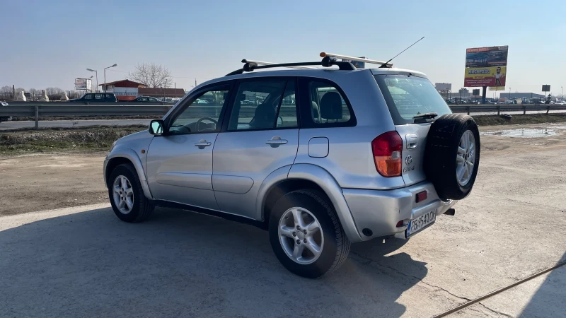 Toyota Rav4, снимка 4 - Автомобили и джипове - 49021895