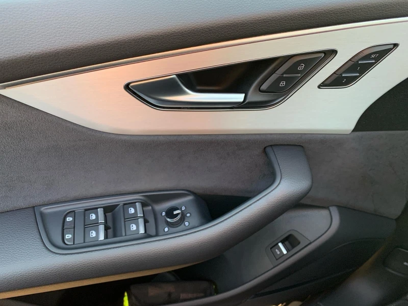 Audi SQ8 * PANO* B&O* DISTR* KEYLESS* 360 CAM* , снимка 6 - Автомобили и джипове - 53366298