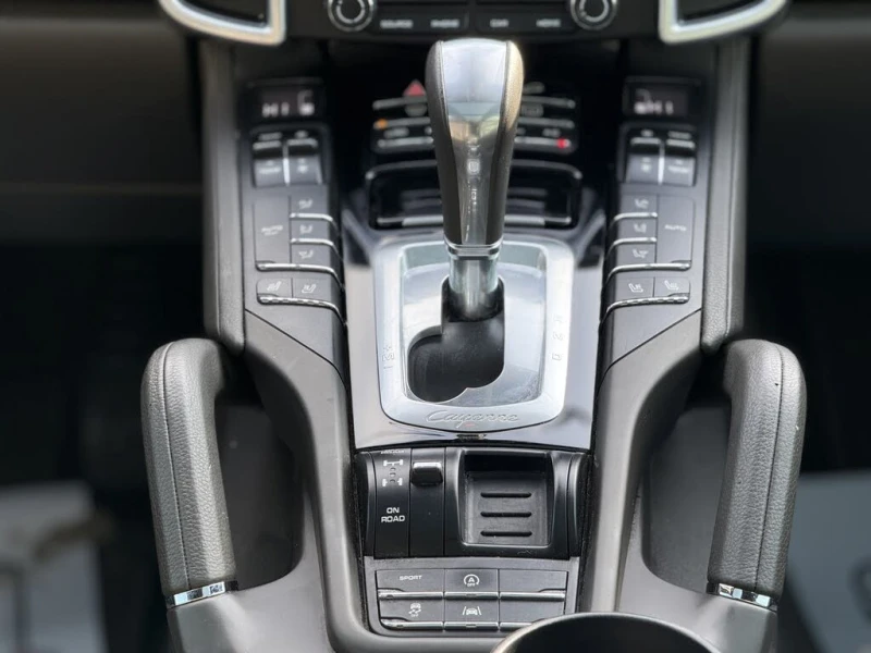 Porsche Cayenne AWD * ПОДГРЕВ * CAMERA * LED * NAVI * LINE ASSIST, снимка 15 - Автомобили и джипове - 53397454