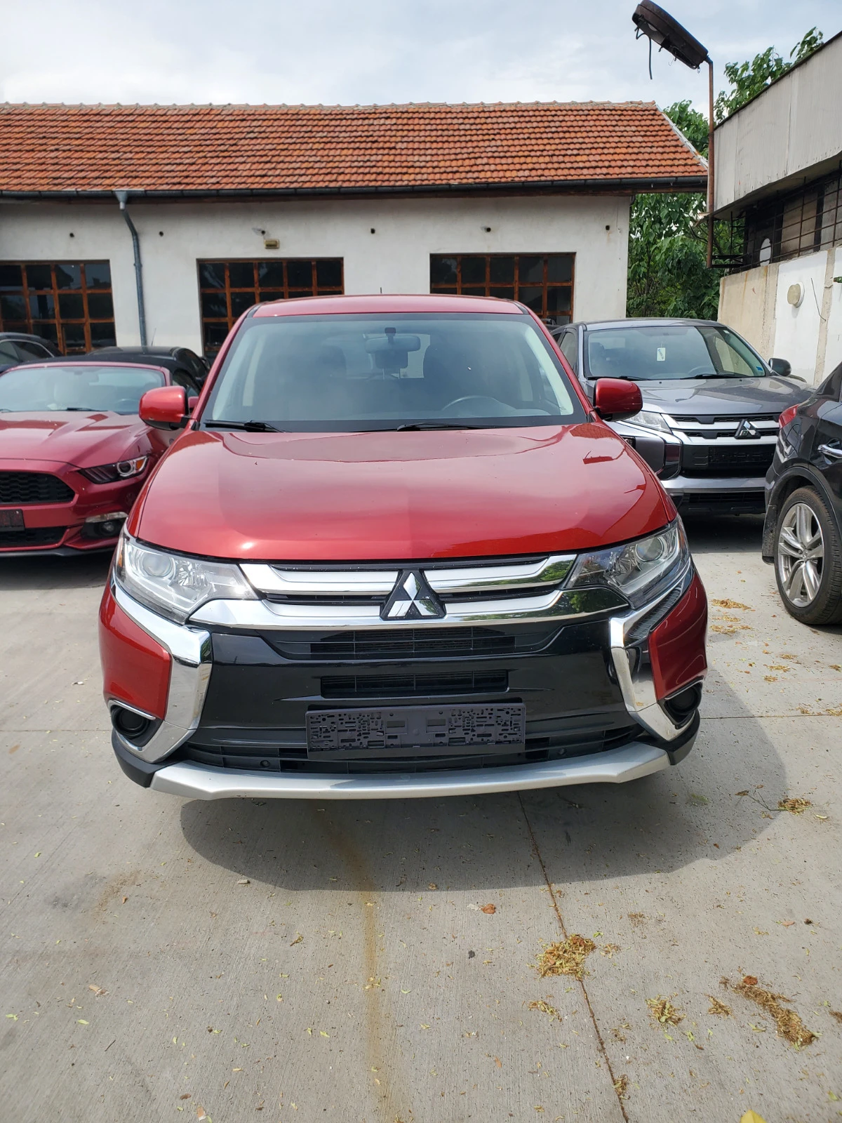 Mitsubishi Outlander 2.4L 4x4 - изображение 2