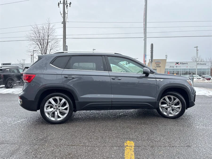 VW Taos Comfortline 4Motion* АвтоКредит* (Цена до БГ) , снимка 3 - Автомобили и джипове - 53831494