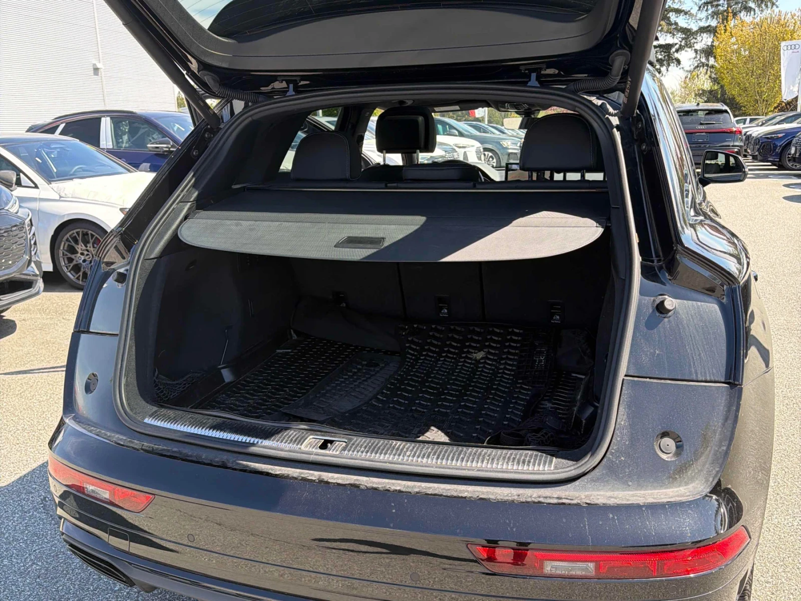 Audi Q5 PROGRESSIV * ПАНОРАМА * ПОДГРЕВ * CAR FAX * , снимка 6 - Автомобили и джипове - 54271414