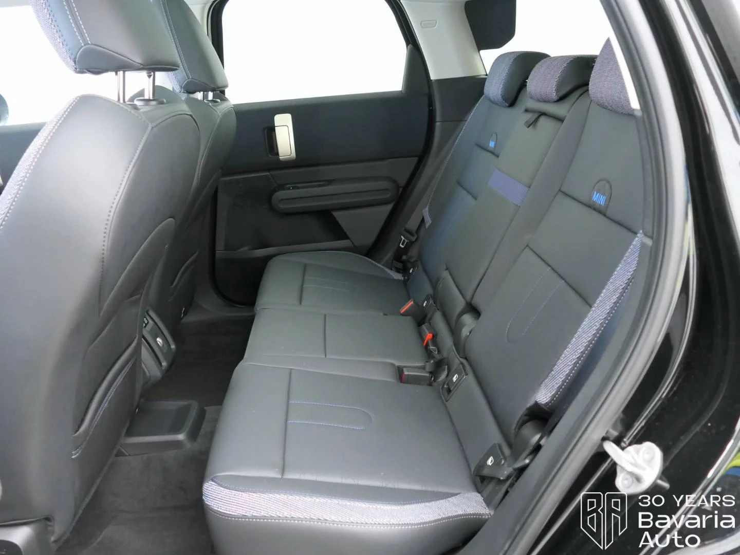 Mini Countryman C 1, 5 Steptronic Essential Trim, снимка 8 - Автомобили и джипове - 54345232