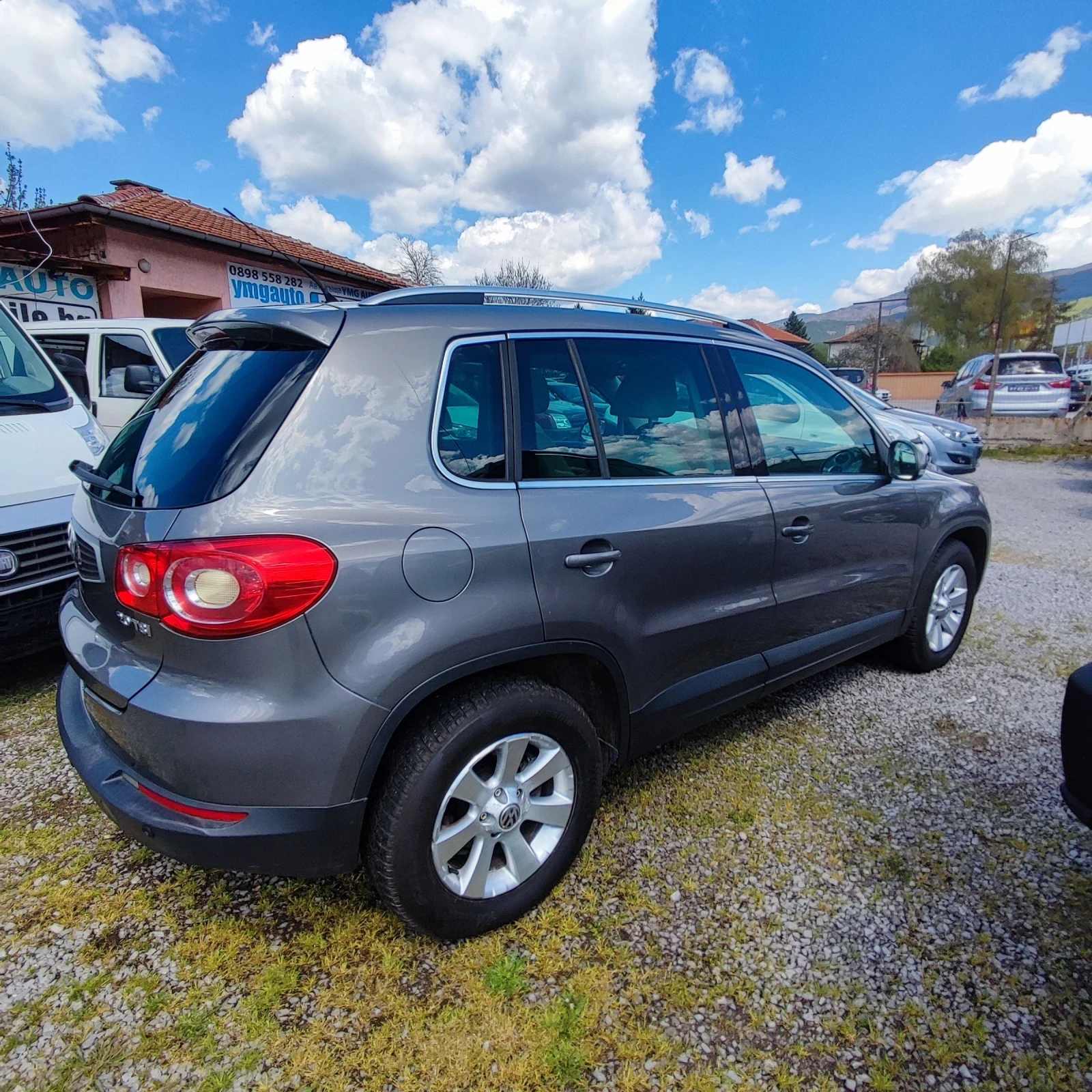 VW Tiguan 2.0TSI* 4-MOTION* AUTOMATIC* КОЖА* КСЕНОН* ПАНО* , снимка 4 - Автомобили и джипове - 54399646