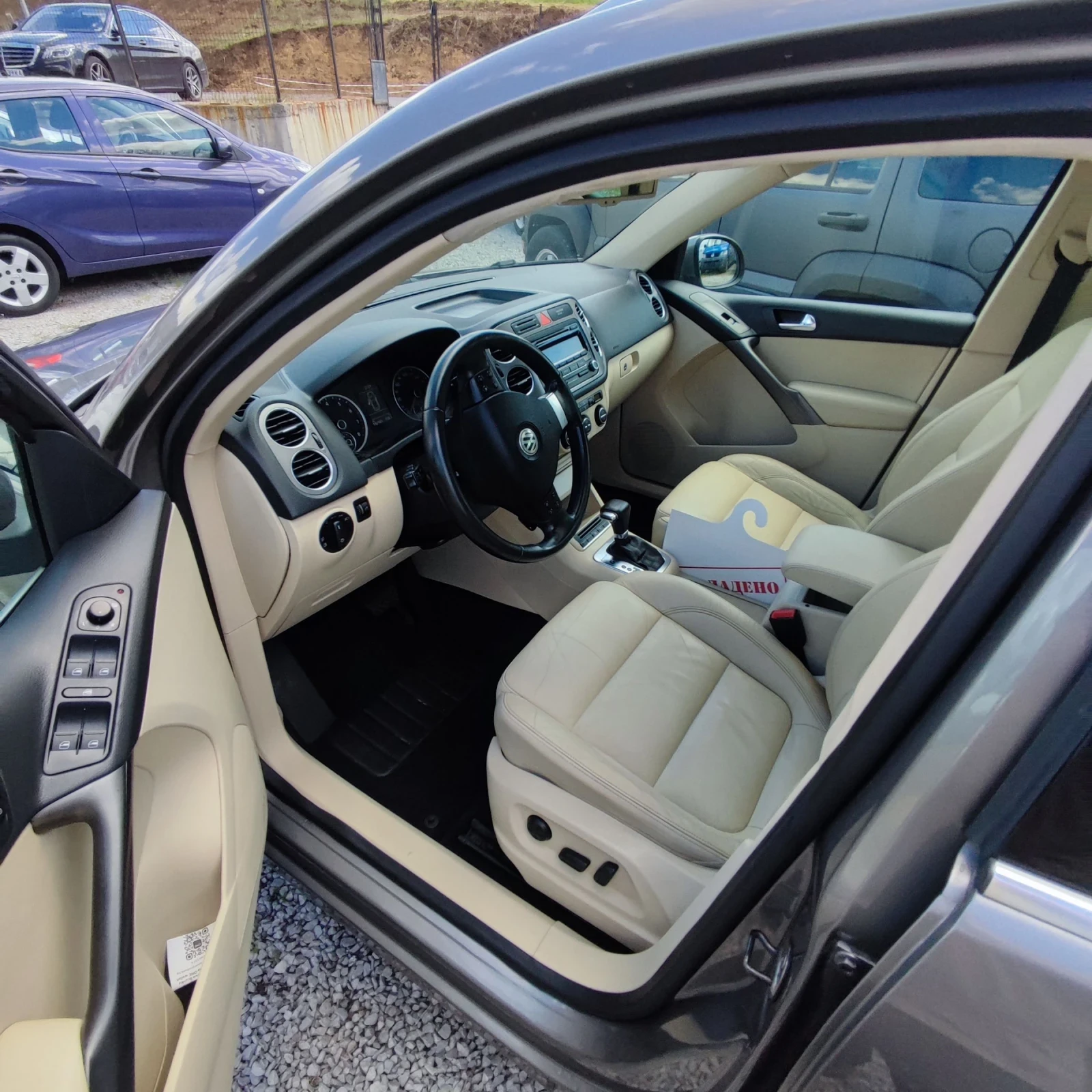 VW Tiguan 2.0TSI* 4-MOTION* AUTOMATIC* КОЖА* КСЕНОН* ПАНО* , снимка 8 - Автомобили и джипове - 54399646