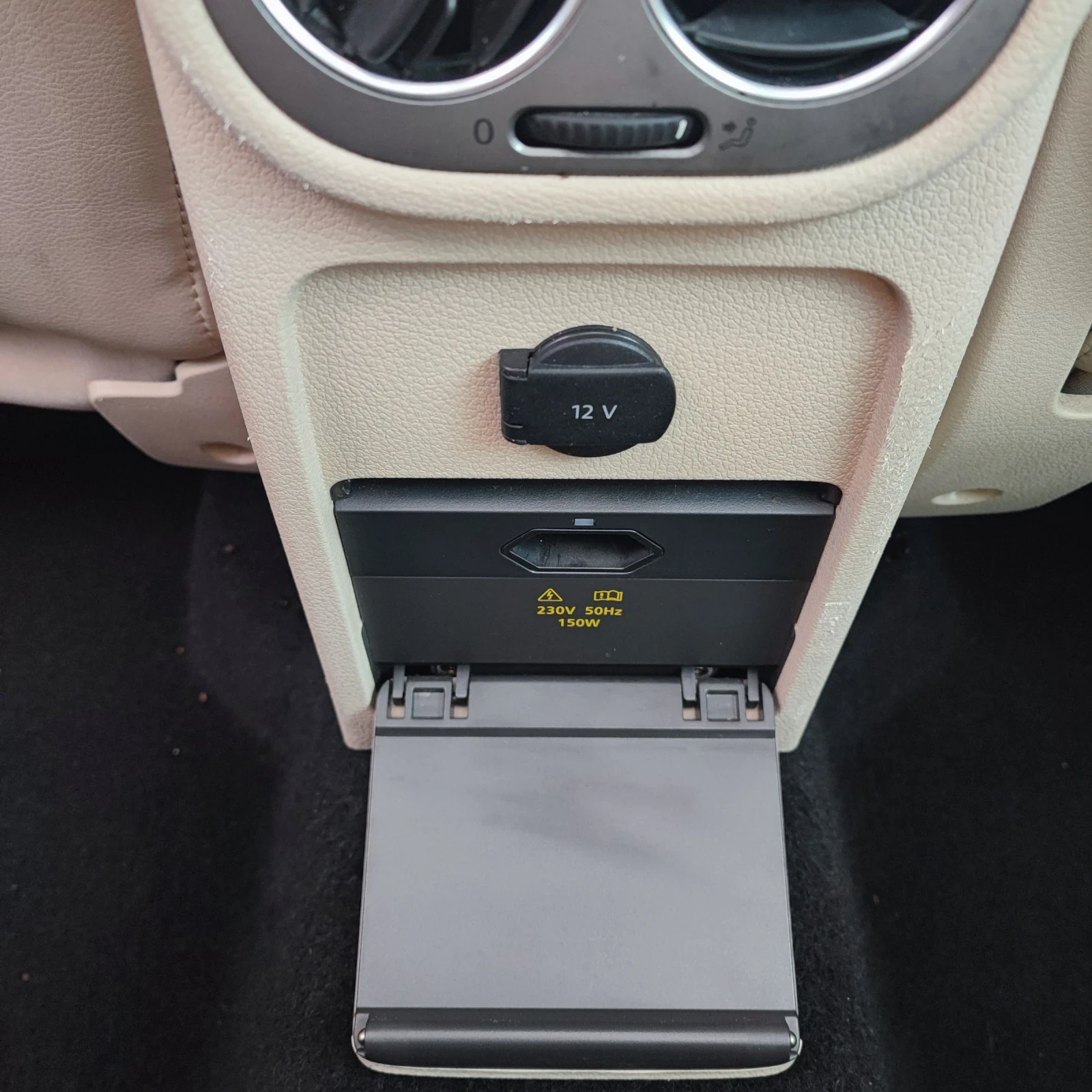 VW Tiguan 2.0TSI* 4-MOTION* AUTOMATIC* КОЖА* КСЕНОН* ПАНО* , снимка 15 - Автомобили и джипове - 54399646