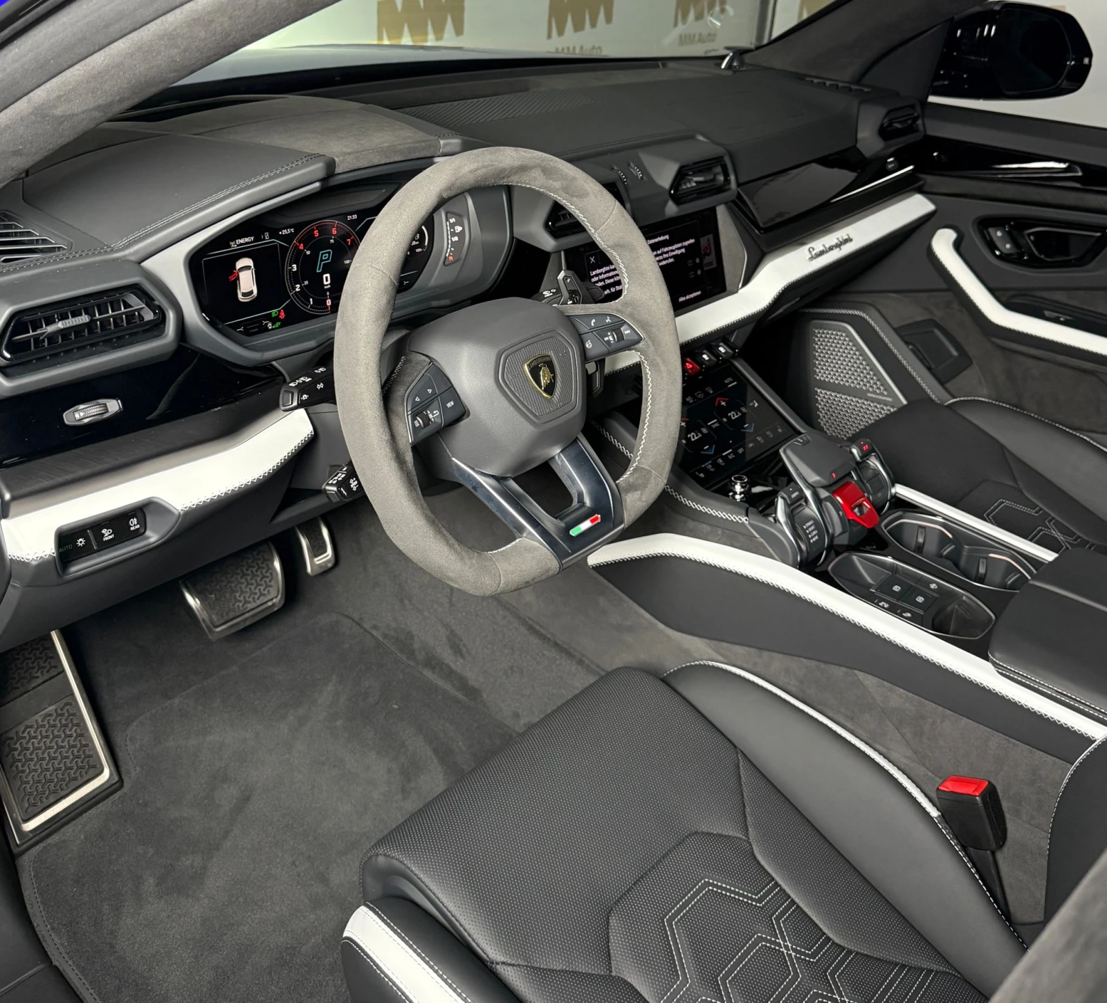 Lamborghini Urus SE* Pano* HuD* B&O* BluNethuns | Mobile.bg � ����������� 7