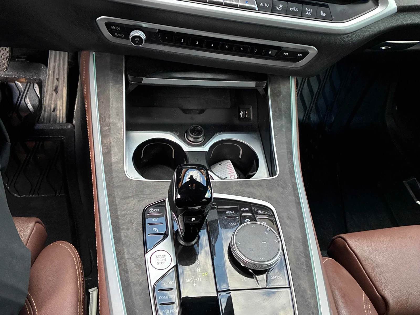 BMW X5 xDrive40i * ПОДГРЕВ * ПАНОРАМА * KEYLESS * CARFAX, снимка 8 - Автомобили и джипове - 54632955