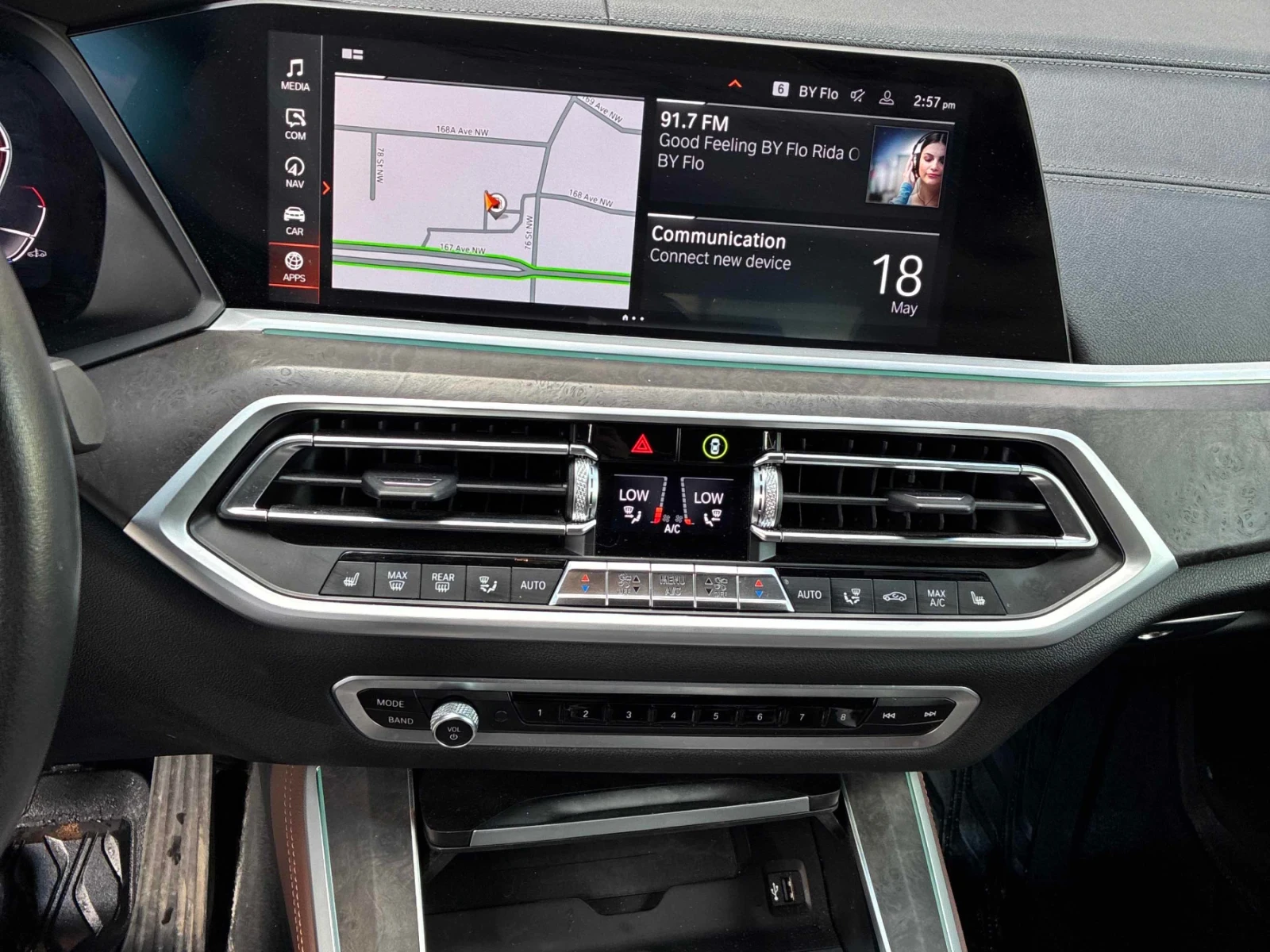 BMW X5 xDrive40i * ПОДГРЕВ * ПАНОРАМА * KEYLESS * CARFAX, снимка 9 - Автомобили и джипове - 54632955