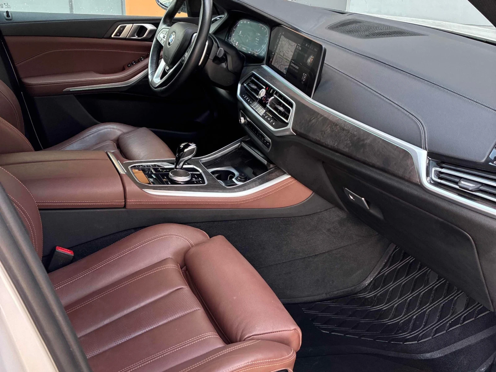 BMW X5 xDrive40i * ПОДГРЕВ * ПАНОРАМА * KEYLESS * CARFAX, снимка 11 - Автомобили и джипове - 54632955