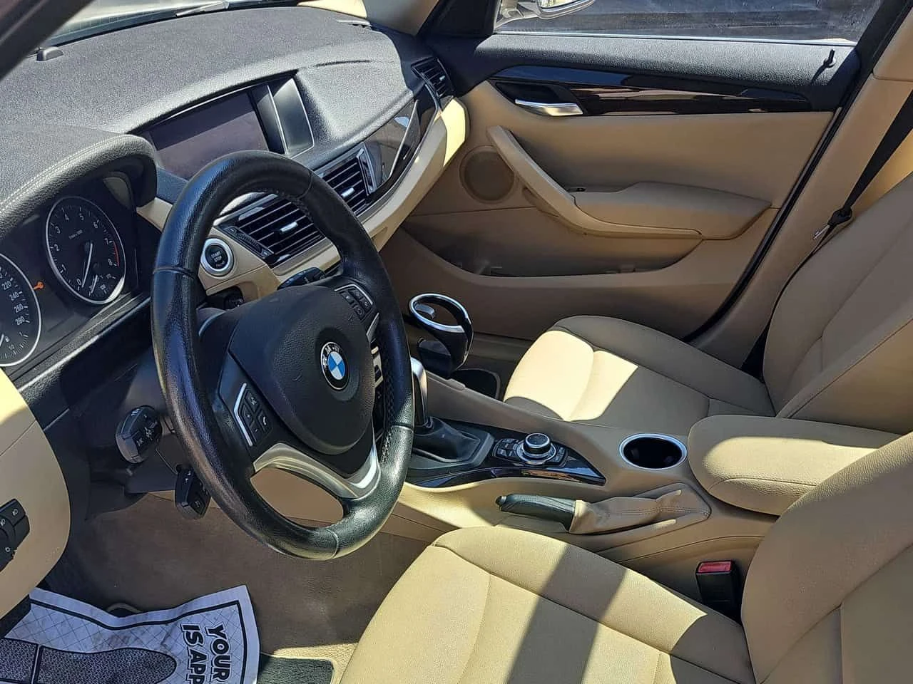 BMW X1 | ПОДГРЕВ | CARFAX | ПАНОРАМА | , снимка 5 - Автомобили и джипове - 54832051