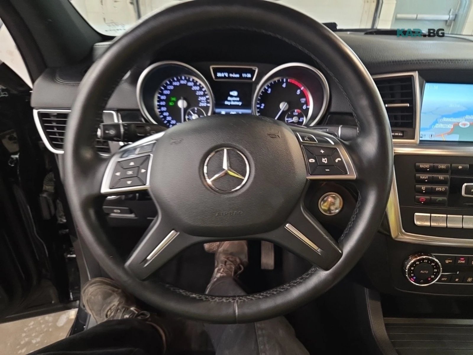 Mercedes-Benz ML 350 AMG* BLUETEC* KEYLESS* ПОДГРЕВ* КАМЕРА, снимка 11 - Автомобили и джипове - 54986845