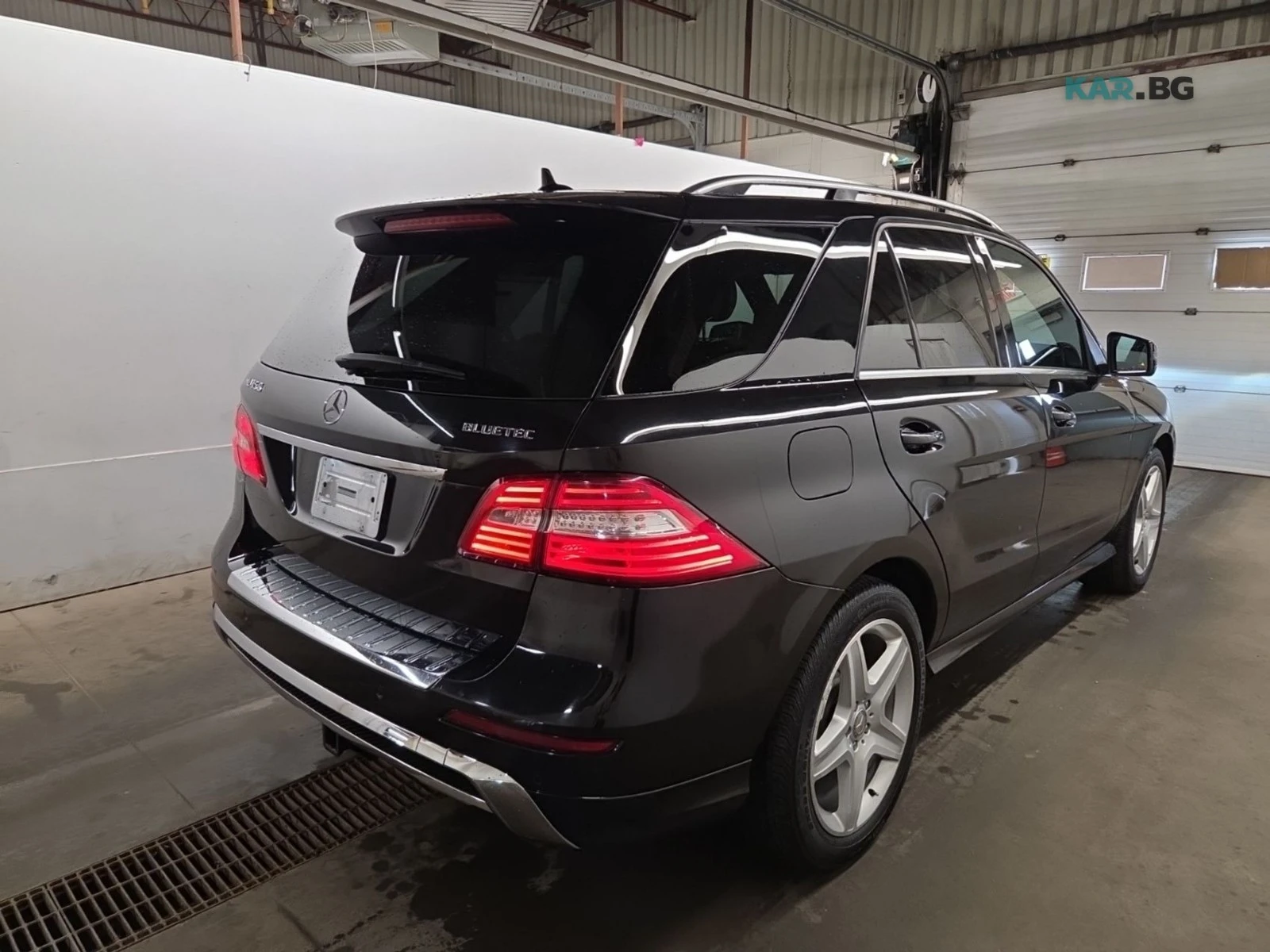 Mercedes-Benz ML 350 AMG* BLUETEC* KEYLESS* ПОДГРЕВ* КАМЕРА, снимка 4 - Автомобили и джипове - 54986845