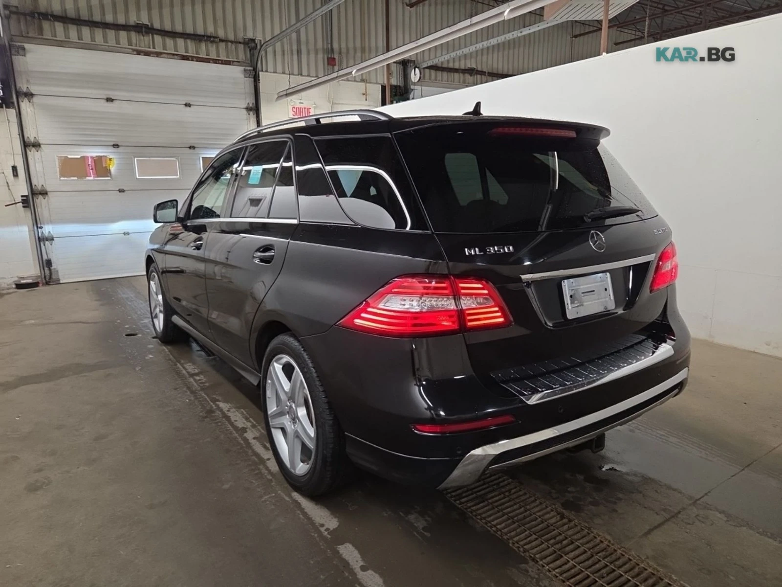 Mercedes-Benz ML 350 AMG* BLUETEC* KEYLESS* ПОДГРЕВ* КАМЕРА, снимка 3 - Автомобили и джипове - 54986845