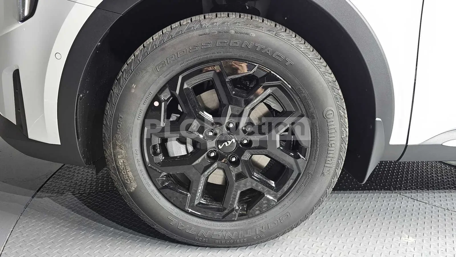 Kia Sorento Hybrid| 360| DIST| ОБДУХ| ВКЛ.ТЕХНОТЕСТ, снимка 17 - Автомобили и джипове - 54999127