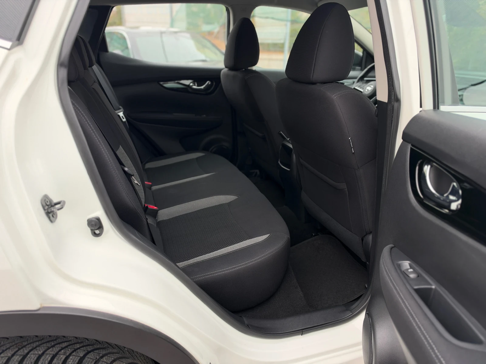 Nissan Qashqai 1.2i AUTOMATIC /48000KM/ �������� �������! | Mobile.bg � ����������� 12