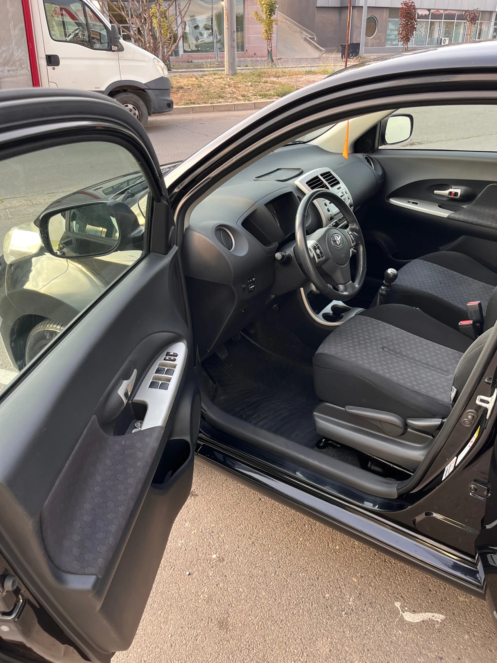 Toyota Urban Cruiser 1.4 D4D, снимка 11 - Автомобили и джипове - 56621453
