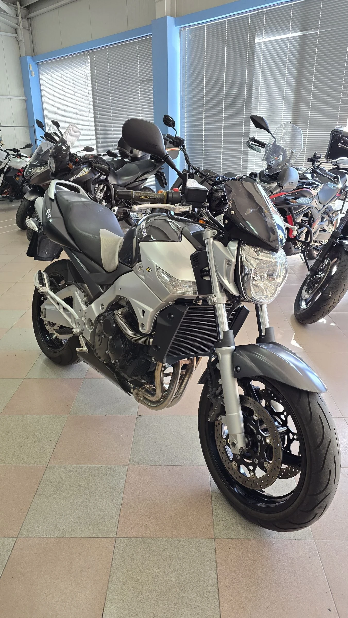 Suzuki Gsr 600 Лизинг !, снимка 3 - Мотоциклети и мототехника - 54556266