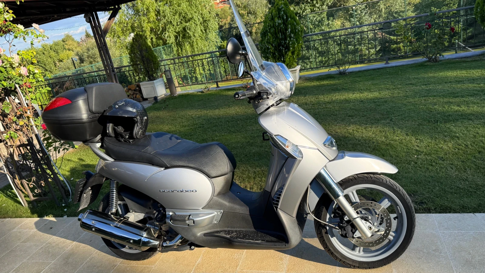 Aprilia Scarabeo     Scarabeo 500 Ie  2010 г.   23 353 км   Отличен, снимка 4 - Мотоциклети и мототехника - 56106126