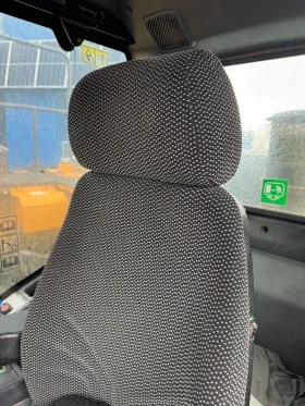 Багер Hyundai HX 220, снимка 6