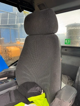 Багер Hyundai HX 220, снимка 7