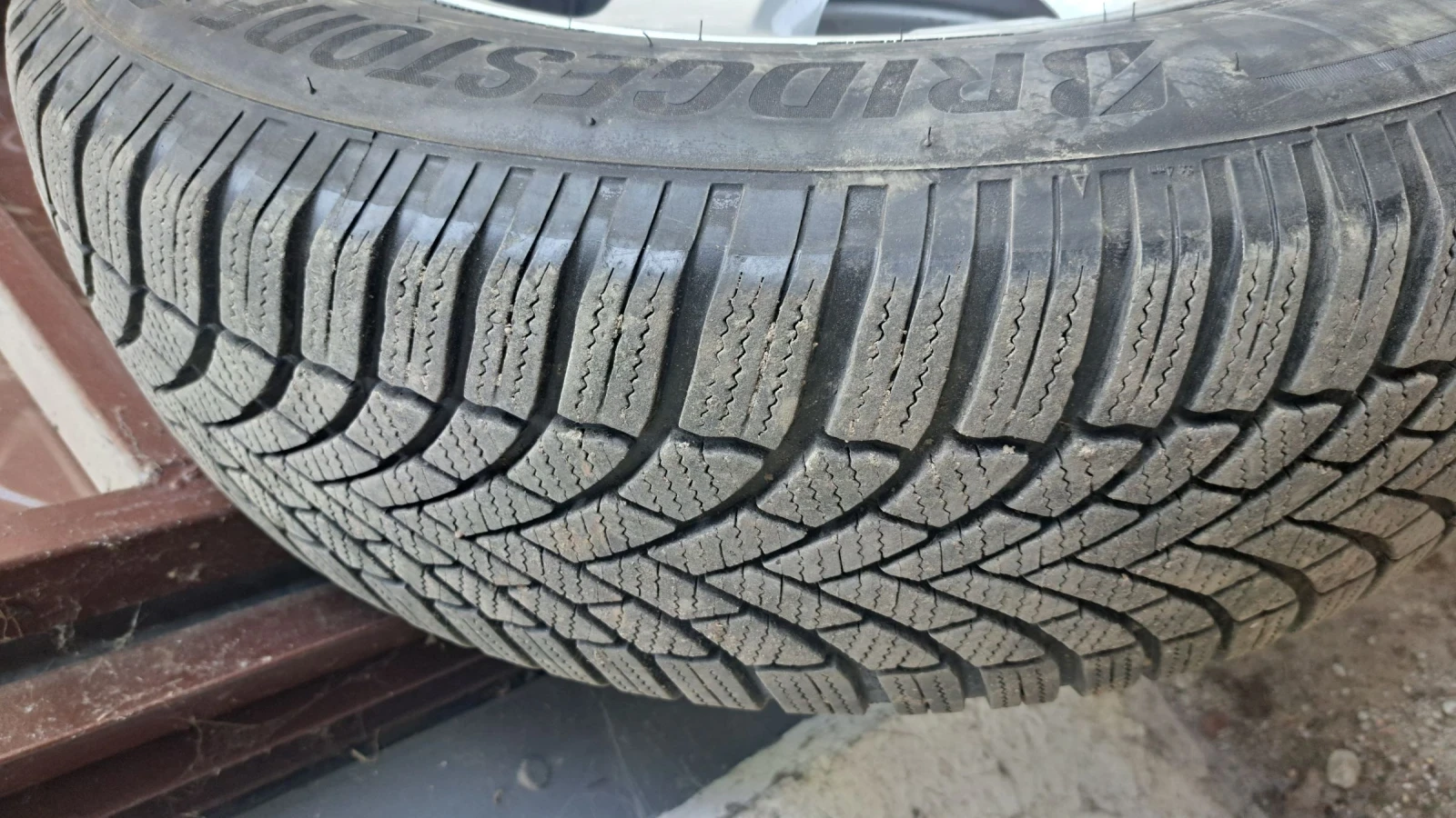 Гуми с джанти Bridgestone 225/65R17, снимка 2 - Гуми и джанти - 54811364