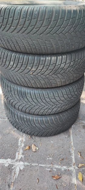 Гуми Зимни 235/60R18, снимка 2 - Гуми и джанти - 47548832