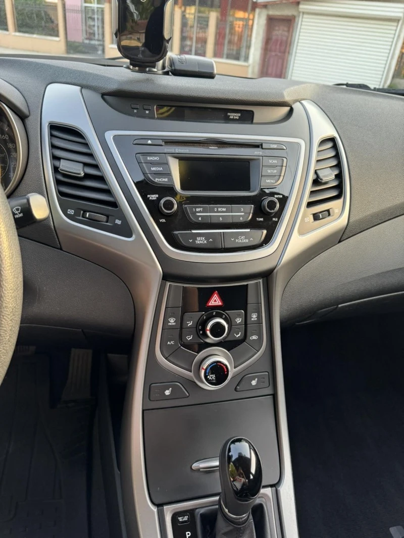 Hyundai Elantra 1.8 LPG, снимка 7 - Автомобили и джипове - 46329484