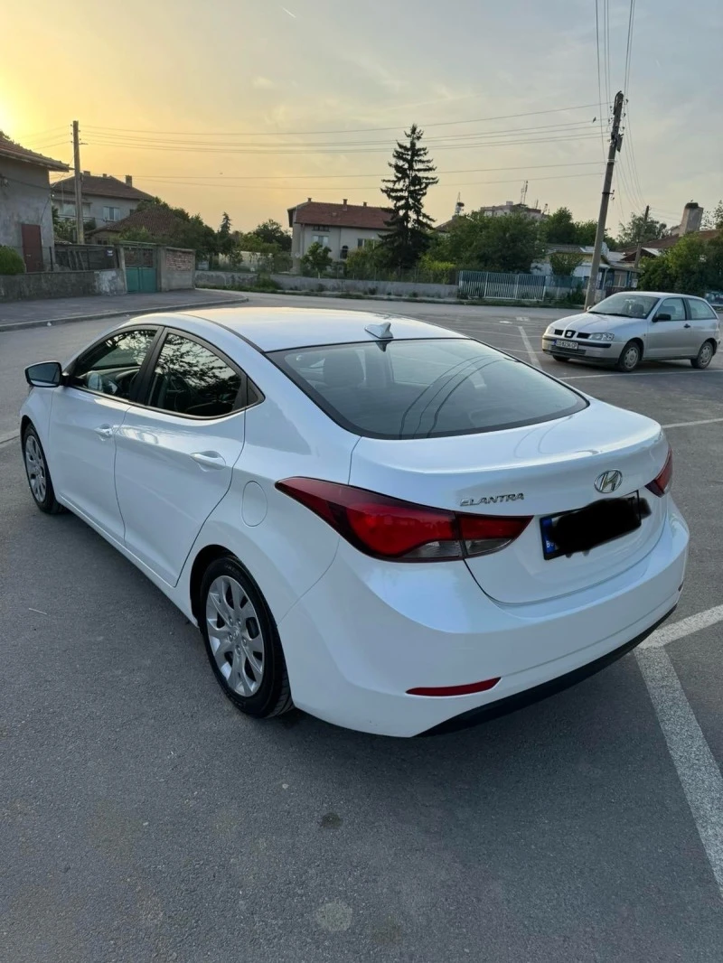 Hyundai Elantra 1.8 LPG, снимка 4 - Автомобили и джипове - 46329484