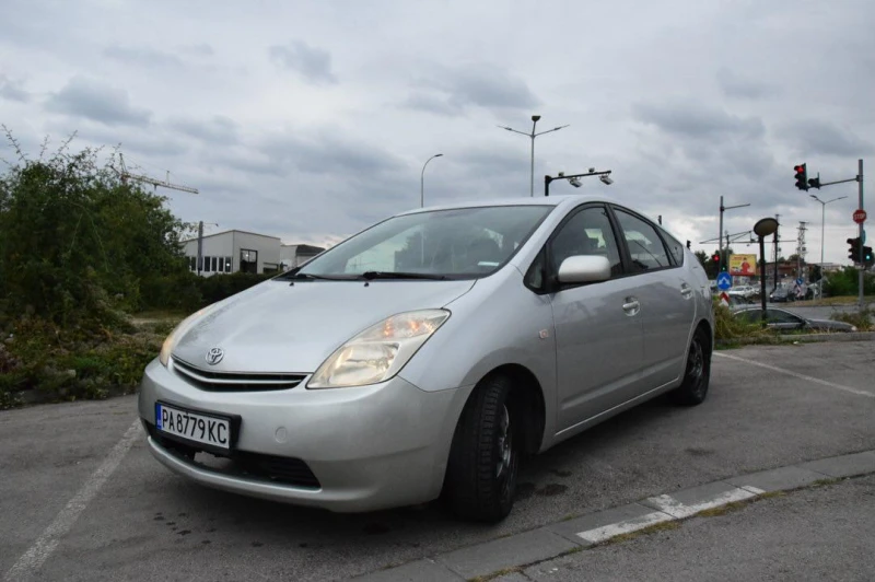 Toyota Prius, снимка 1 - Автомобили и джипове - 47077870