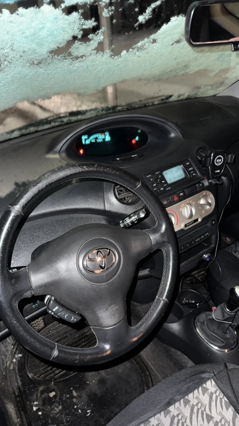 Toyota Yaris VVT-I, снимка 3 - Автомобили и джипове - 49173309