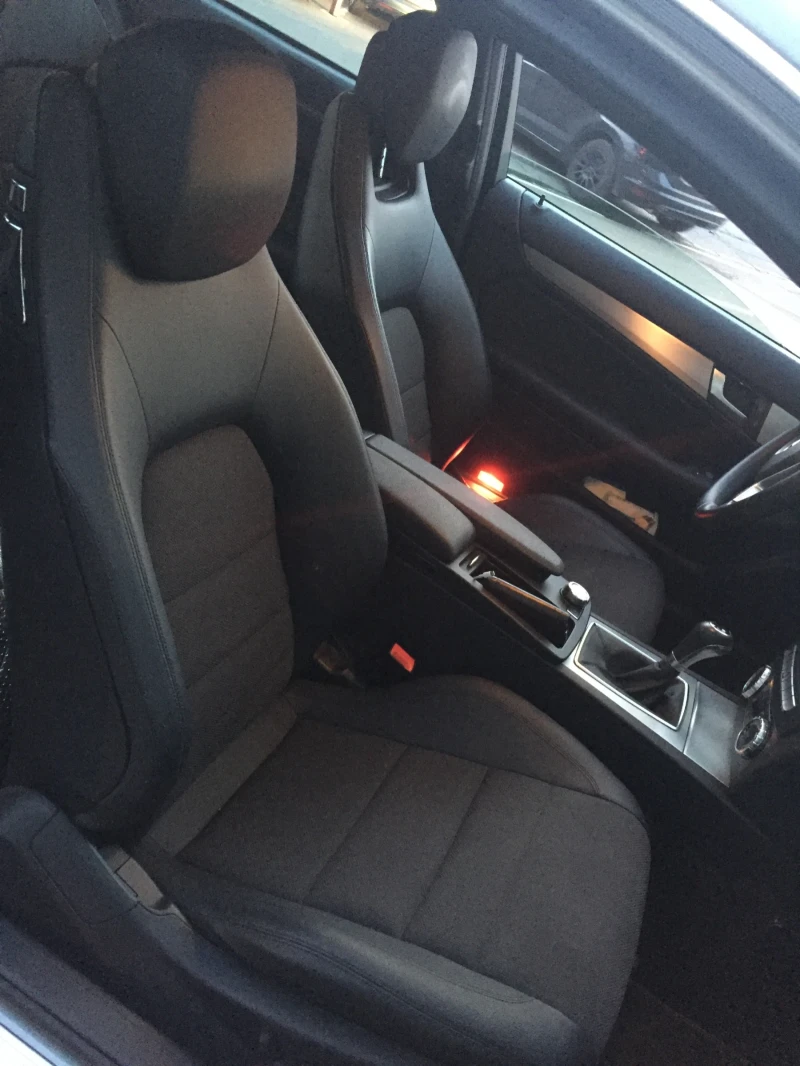 Mercedes-Benz C 220 Coupe AMG Styling, снимка 9 - Автомобили и джипове - 52051257