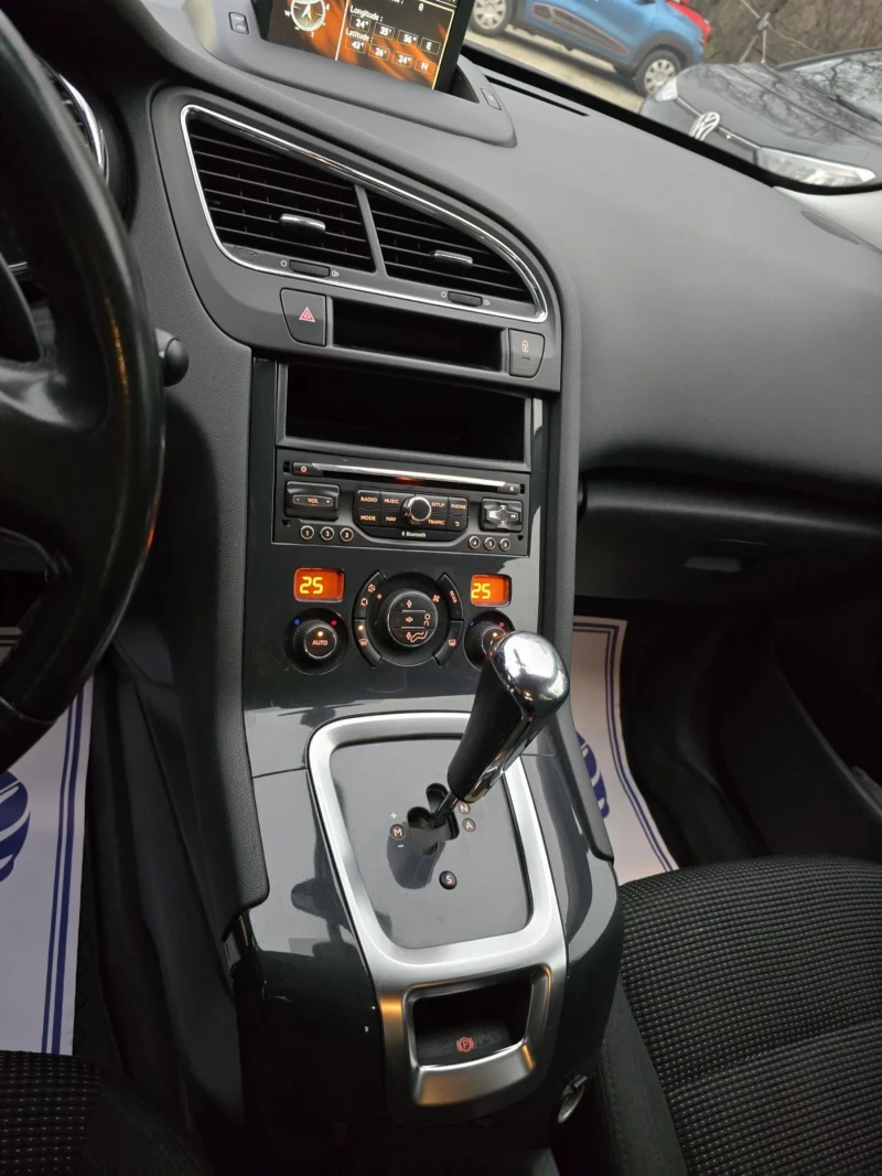 Peugeot 5008 1.6HDI 114к.с 6+ 1 места, снимка 12 - Автомобили и джипове - 52483288