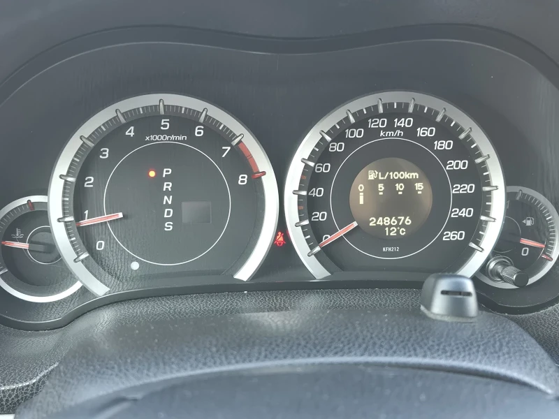 Honda Accord 8 GEN, снимка 6 - Автомобили и джипове - 52592408