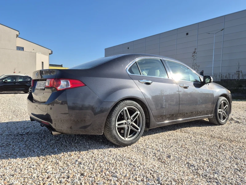 Honda Accord 8 GEN, снимка 3 - Автомобили и джипове - 52592408