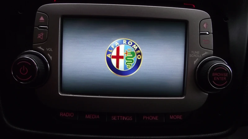 Alfa Romeo MiTo 1.4.i.120.k.c.ГАЗ.БЕНЗИН., снимка 12 - Автомобили и джипове - 52637111