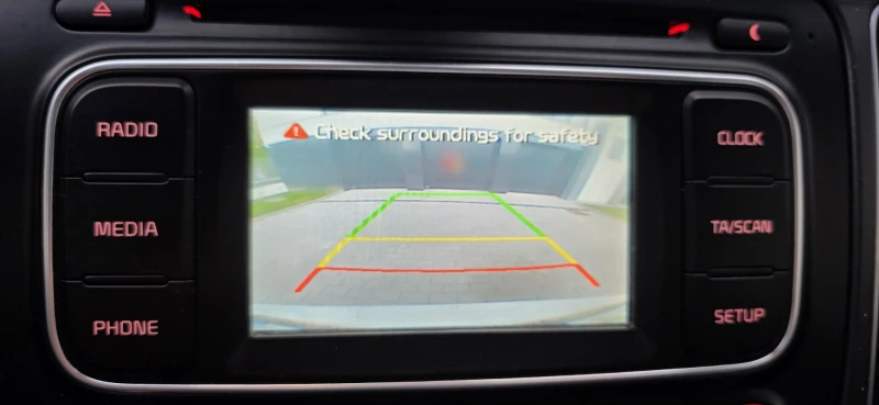 Kia Carens, снимка 14 - Автомобили и джипове - 53492873