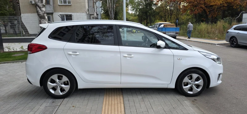 Kia Carens, снимка 7 - Автомобили и джипове - 53492873