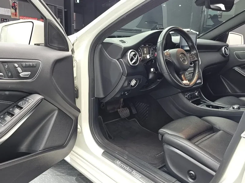 Mercedes-Benz A 200, снимка 10 - Автомобили и джипове - 56067099