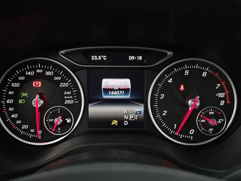 Mercedes-Benz A 200, снимка 8 - Автомобили и джипове - 56067099