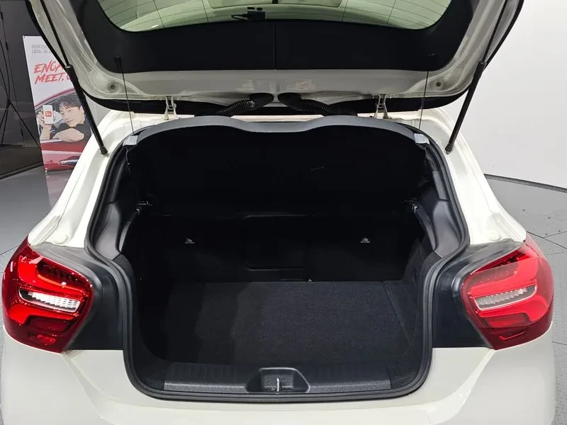 Mercedes-Benz A 200, снимка 16 - Автомобили и джипове - 56067099
