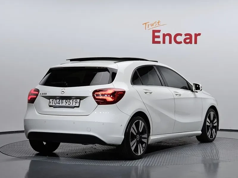 Mercedes-Benz A 200, снимка 2 - Автомобили и джипове - 56067099