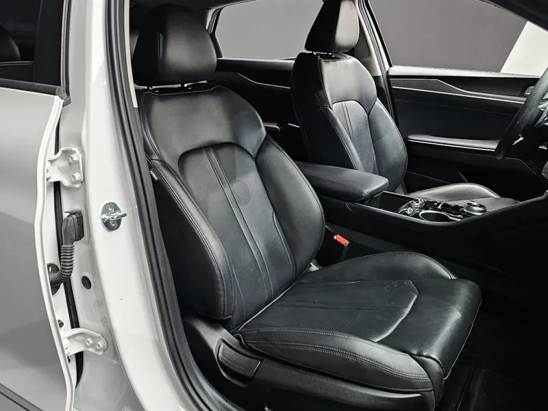 Kia K5 2.0 Trendy, снимка 11 - Автомобили и джипове - 56501894