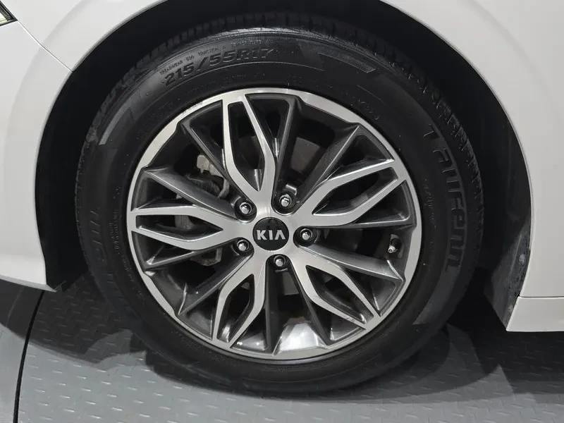 Kia K5 2.0 Trendy, снимка 5 - Автомобили и джипове - 56501894