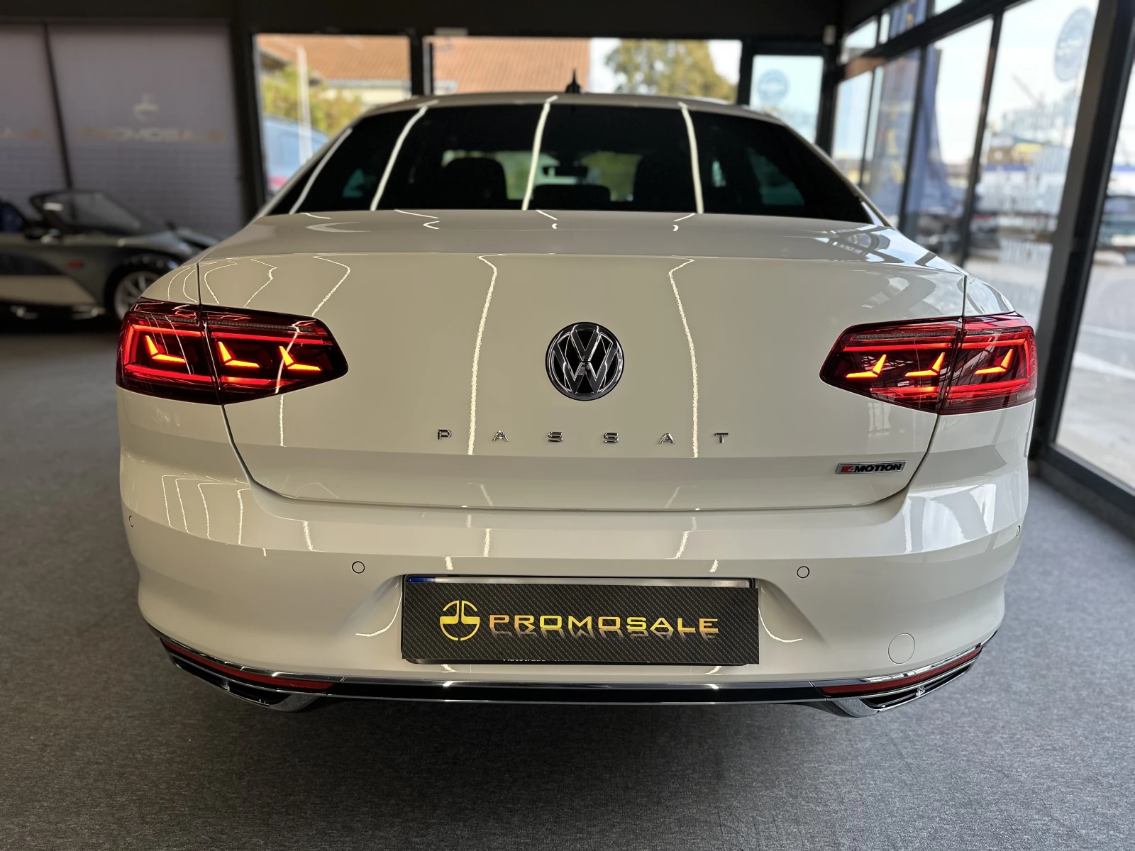 VW Passat 2.0 TDI* R-Line* 4Motion* Перла* Дистроник*  - изображение 5