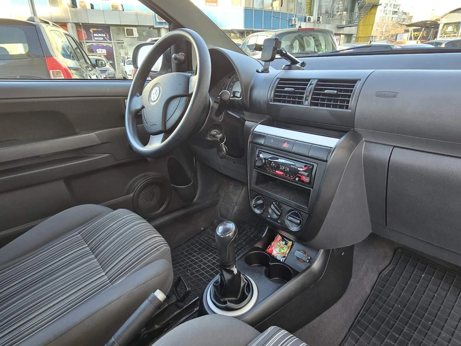 VW Fox Колата е като нова  - изображение 5