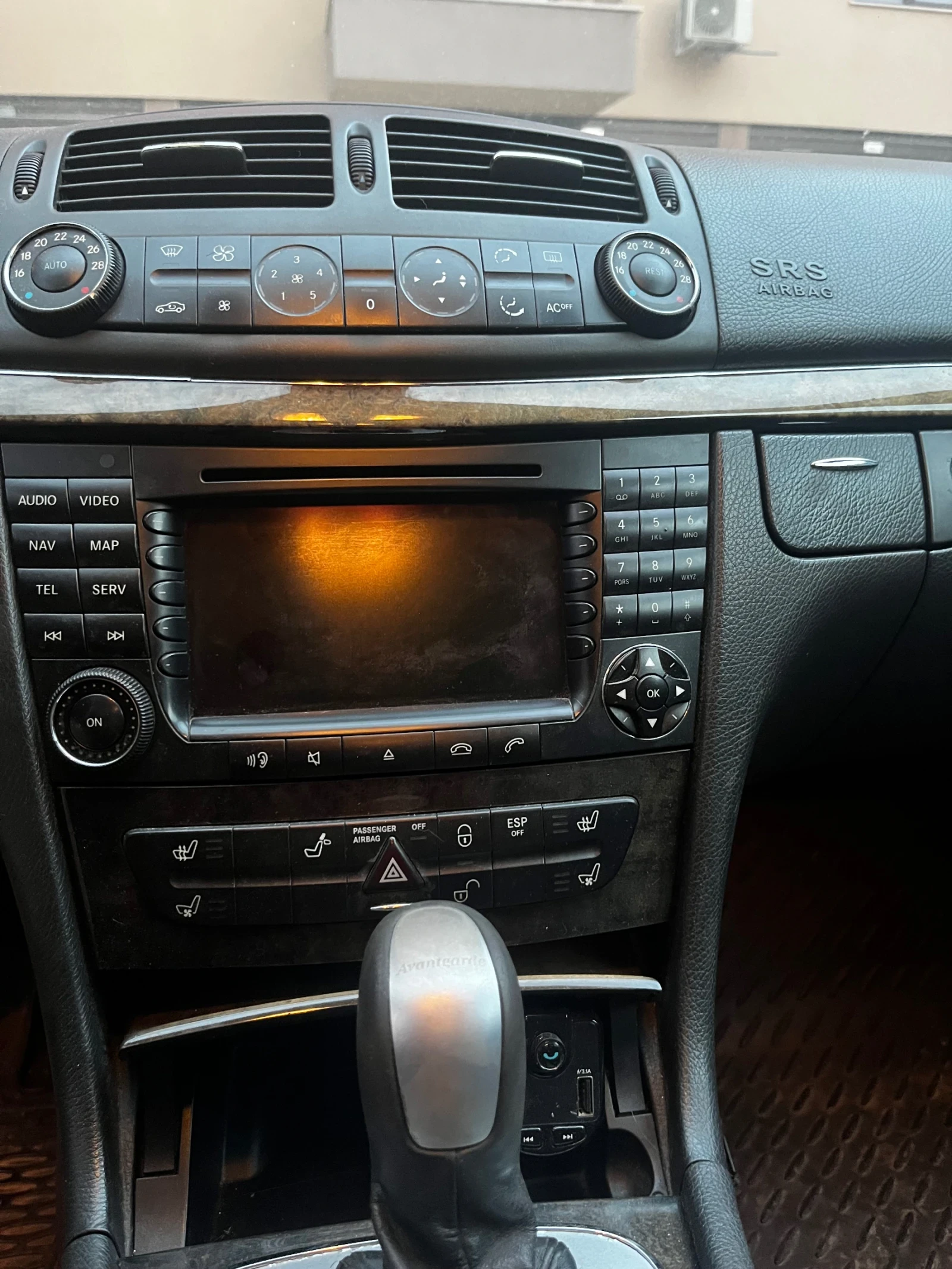 Mercedes-Benz E 320  - изображение 8