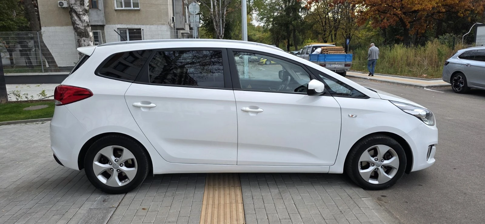 Kia Carens | Mobile.bg � ����������� 7