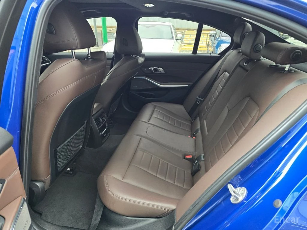 BMW 330 E* HYBRID* M* SPORT* 360КАМЕРА* LANE* ASSIST* , снимка 13 - Автомобили и джипове - 54510525