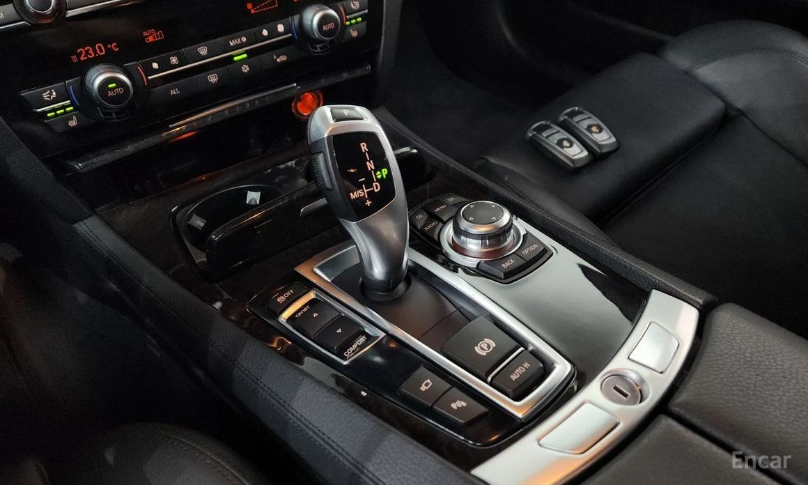 BMW 740, снимка 9 - Автомобили и джипове - 54719103